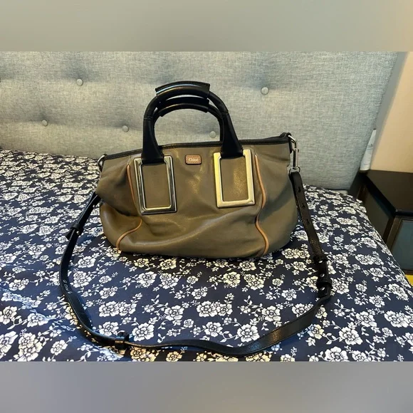 Authentic adorable butter soft Grey Chloe bag with shoulder strap - Picture 2 of 10